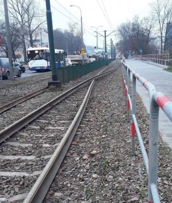 Skrzyżowane szyny.jpg